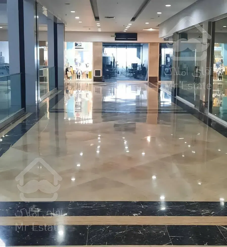 ۵۲ متر دم دریاچه هتل لکسون بام لند