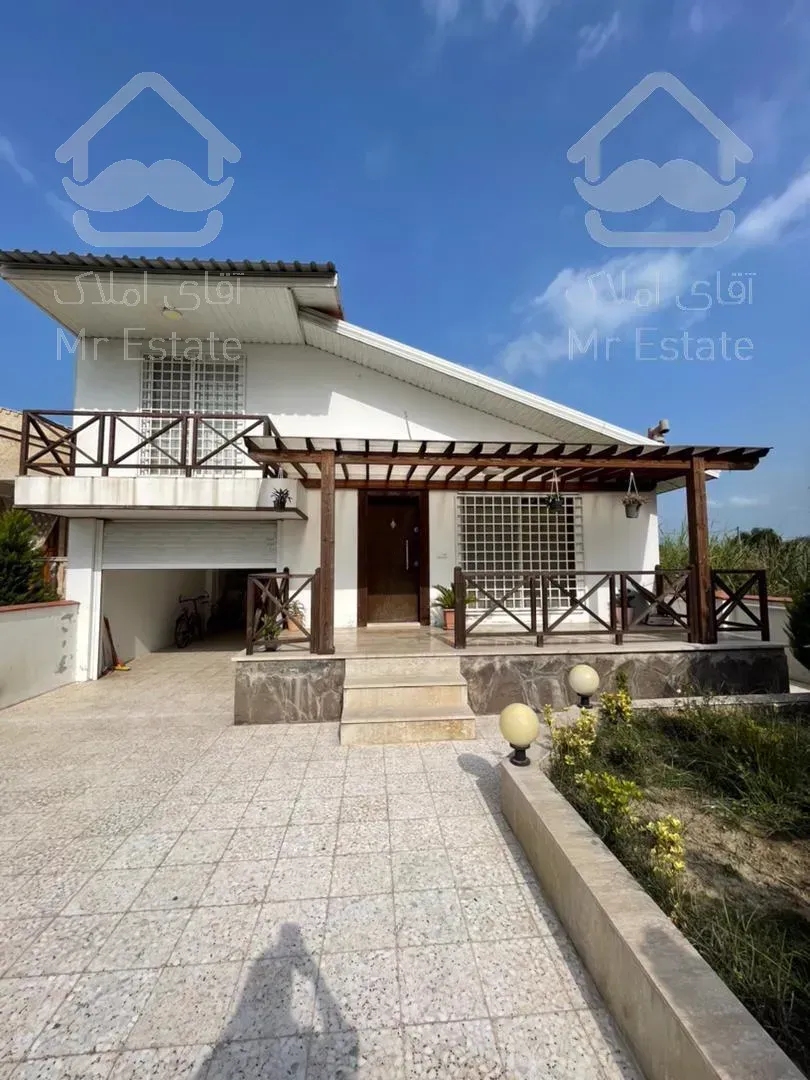 ویلا نیم پیلوت 200متری. شهرکی. غیربومی. نزدیک به دریا