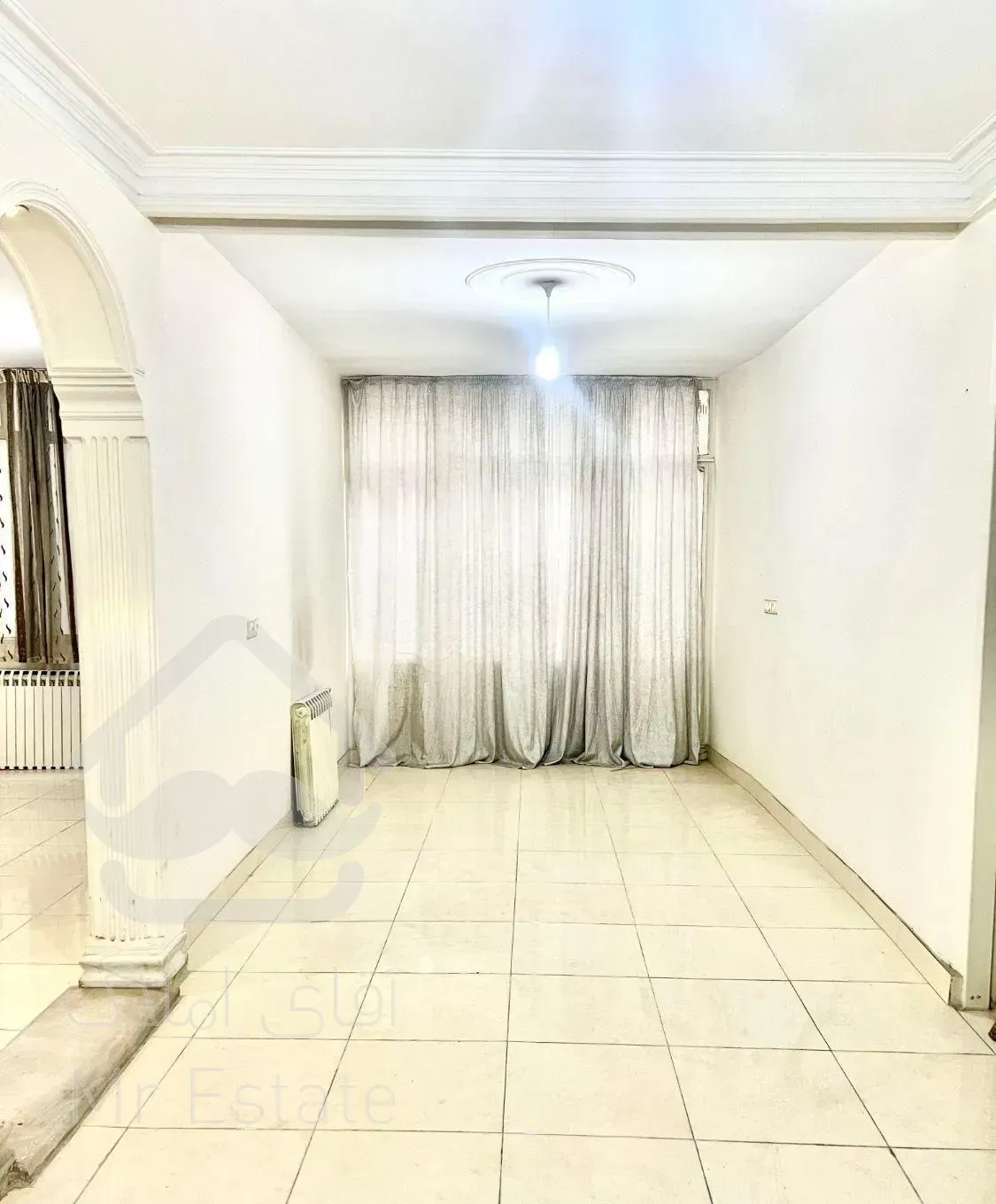 فروش آپارتمان ۹۲ متری ۲ خوابه همکف در میدان انقلاب