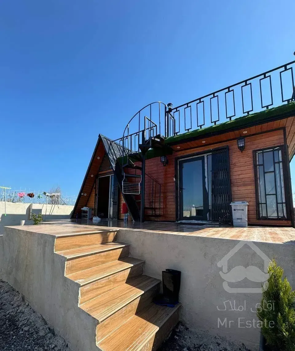 ویلاسوئیسی دارای پنل خورشیدی محوطه سازی شده/ساحلی