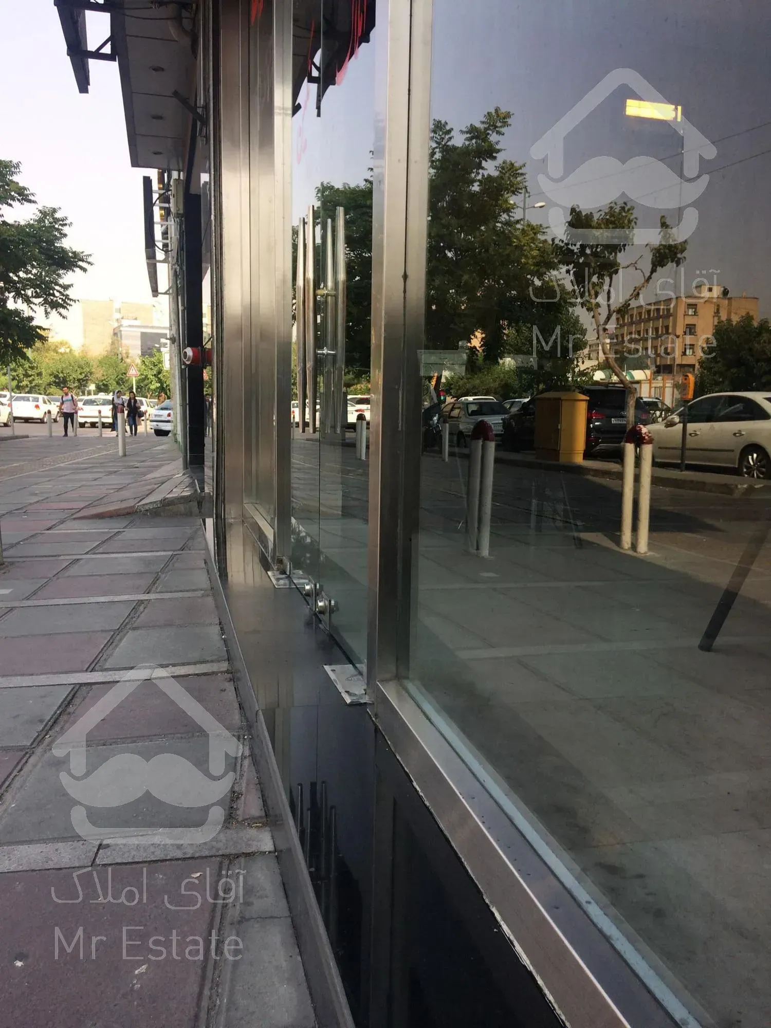 ۱۵۵متر تجاری صادقیه کاشانی