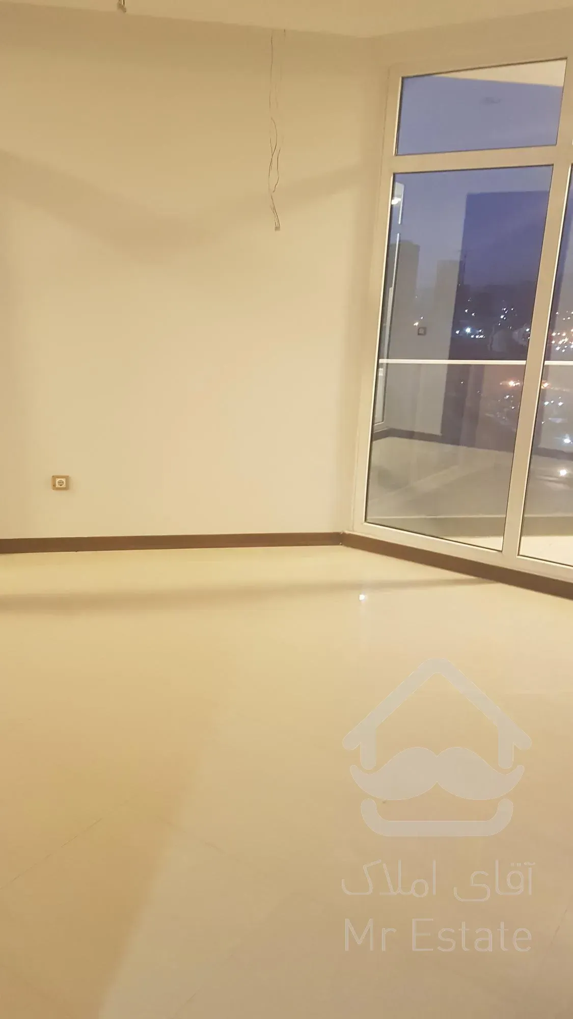 فروش ملک مستغلاتی نوساز در شهرک راه آهن خیابانهای رز