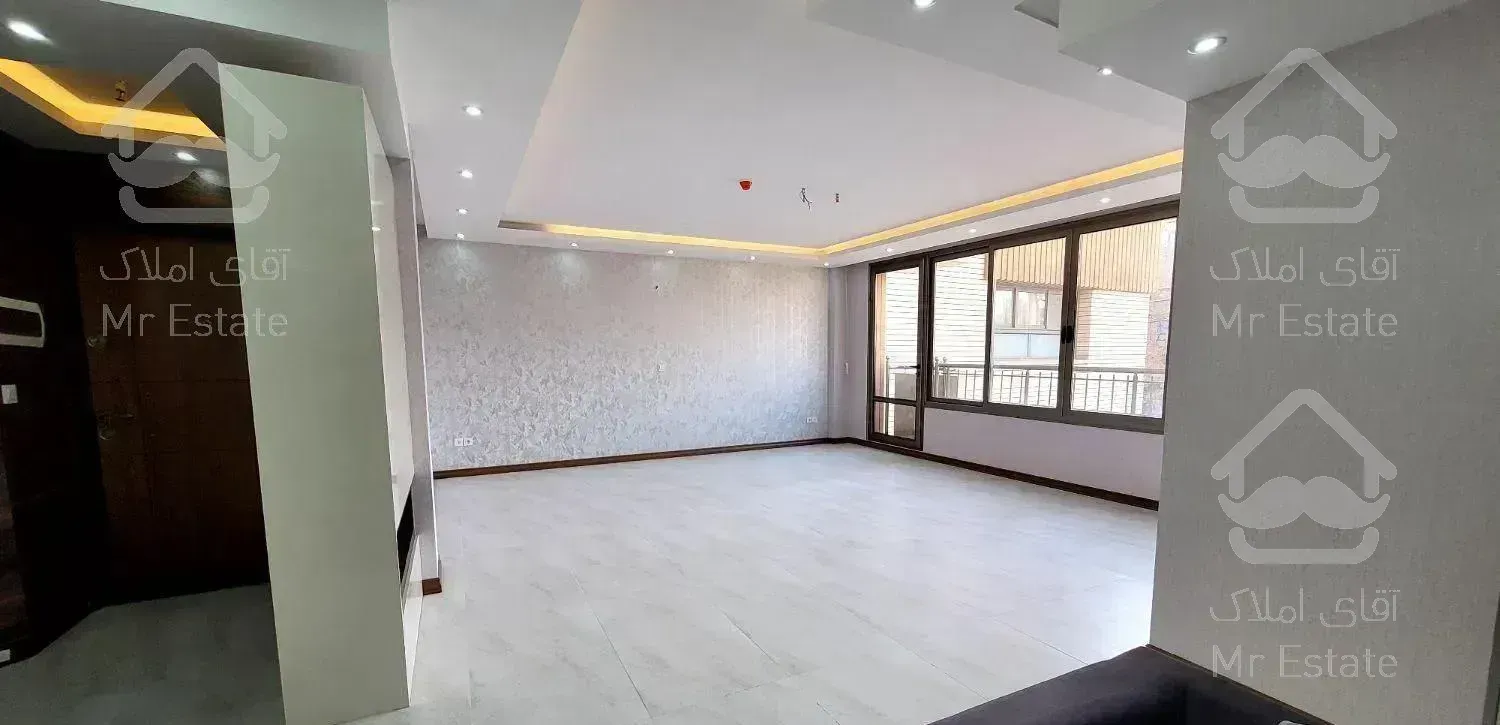 ۱۳۵متر دو خواب هشت بهشت بَر خیابان اصلی مَلک شمالی