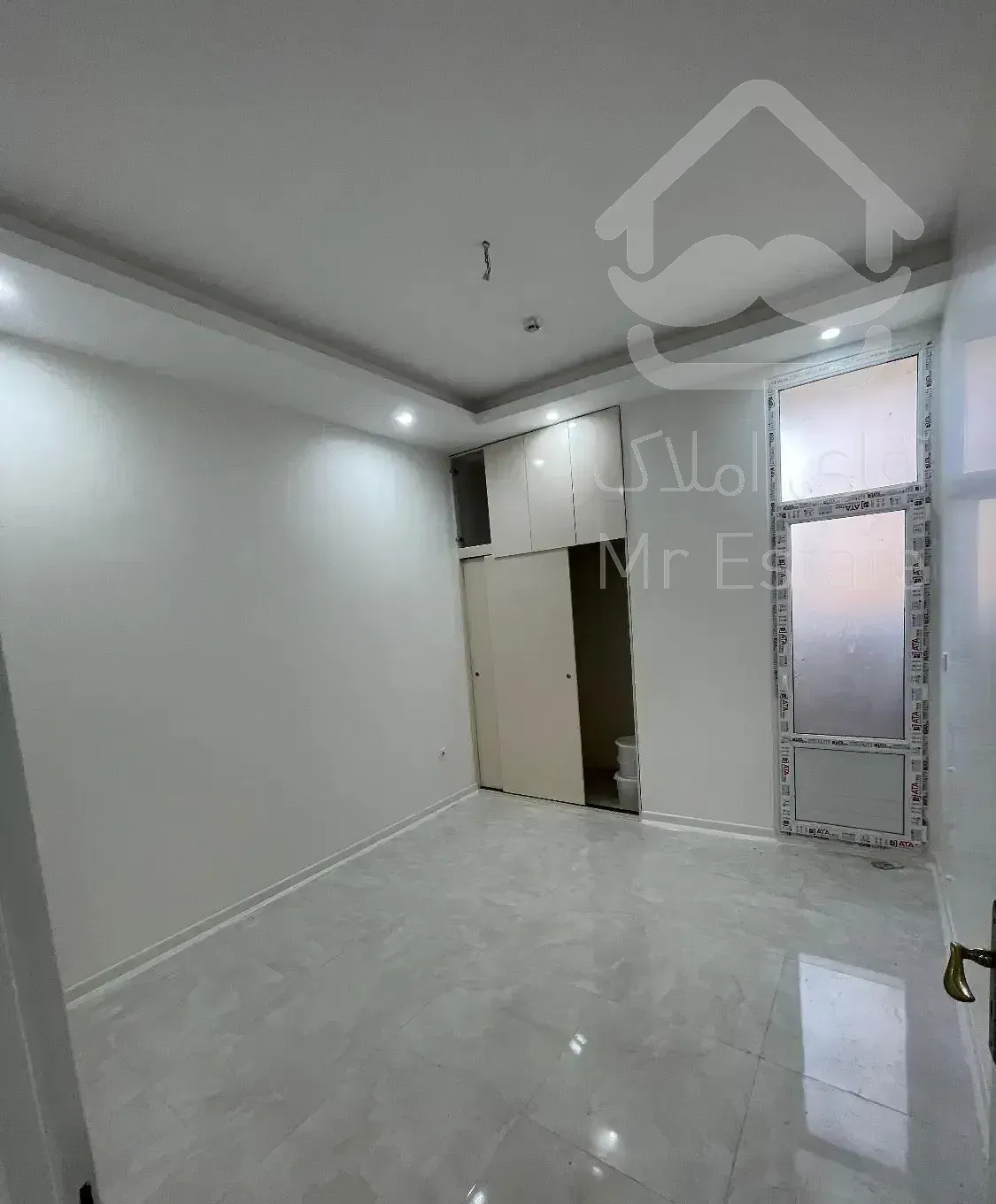 واحد نوساز با کابینت کلید نخورده