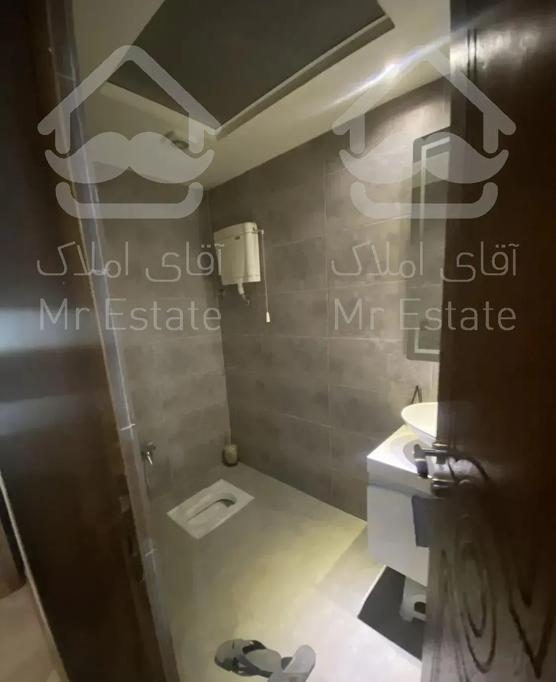 ساقدوش /١٨٠ متر ٣ خواب /٣ مستر / ٢ پارکینگ