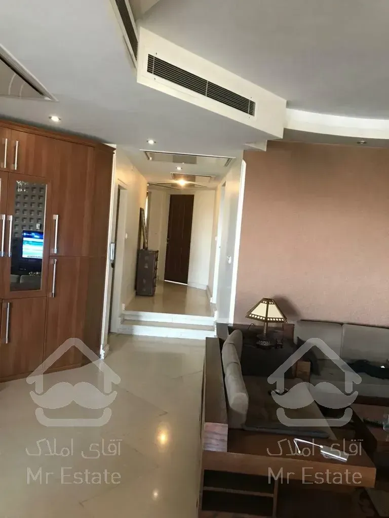 175 متر دربهترین لوکیشن آجودانیه