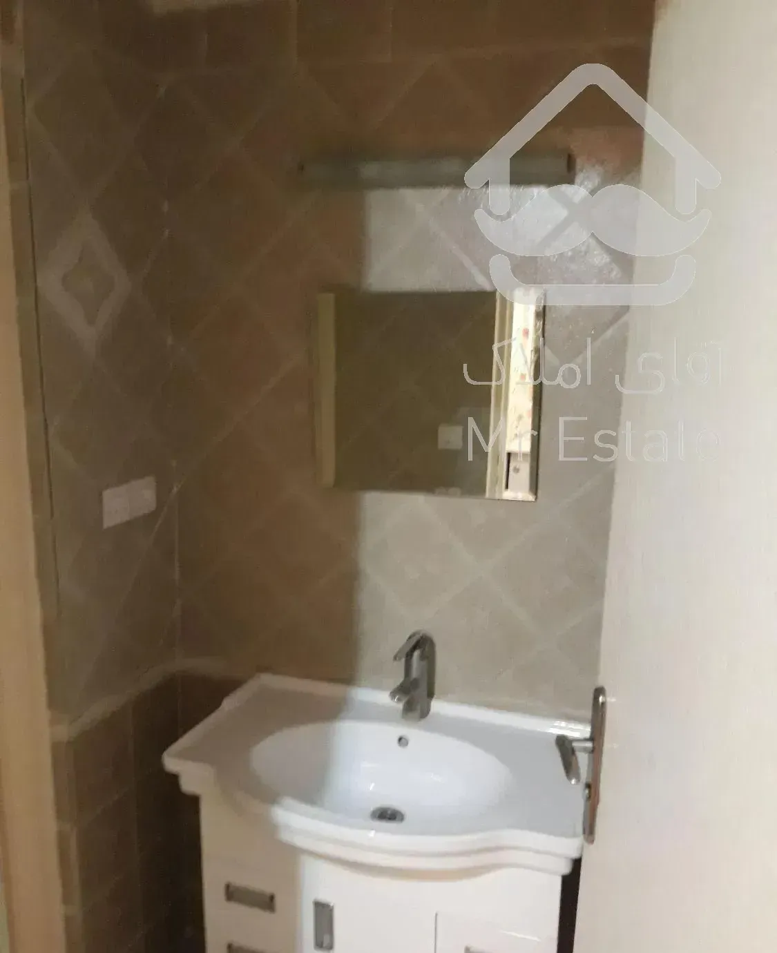 آپارتمان ۱۴۰متر ۳خوابه بام تهران