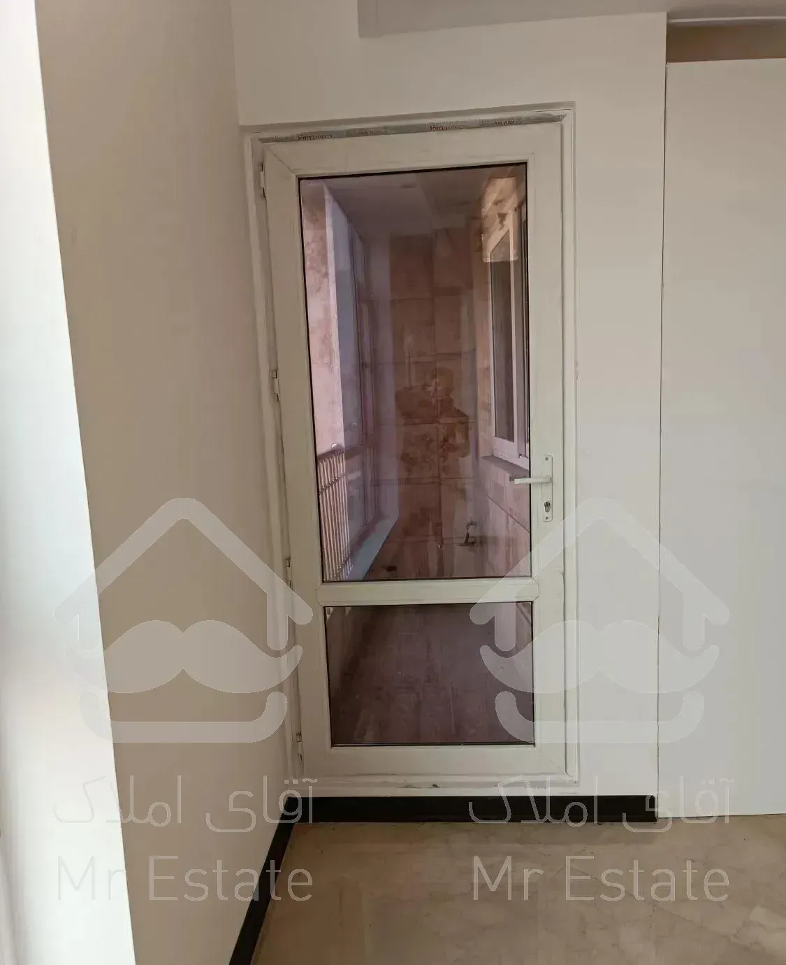 اوین ، ۲۱۰ متری تکواحدی دو جهت نور