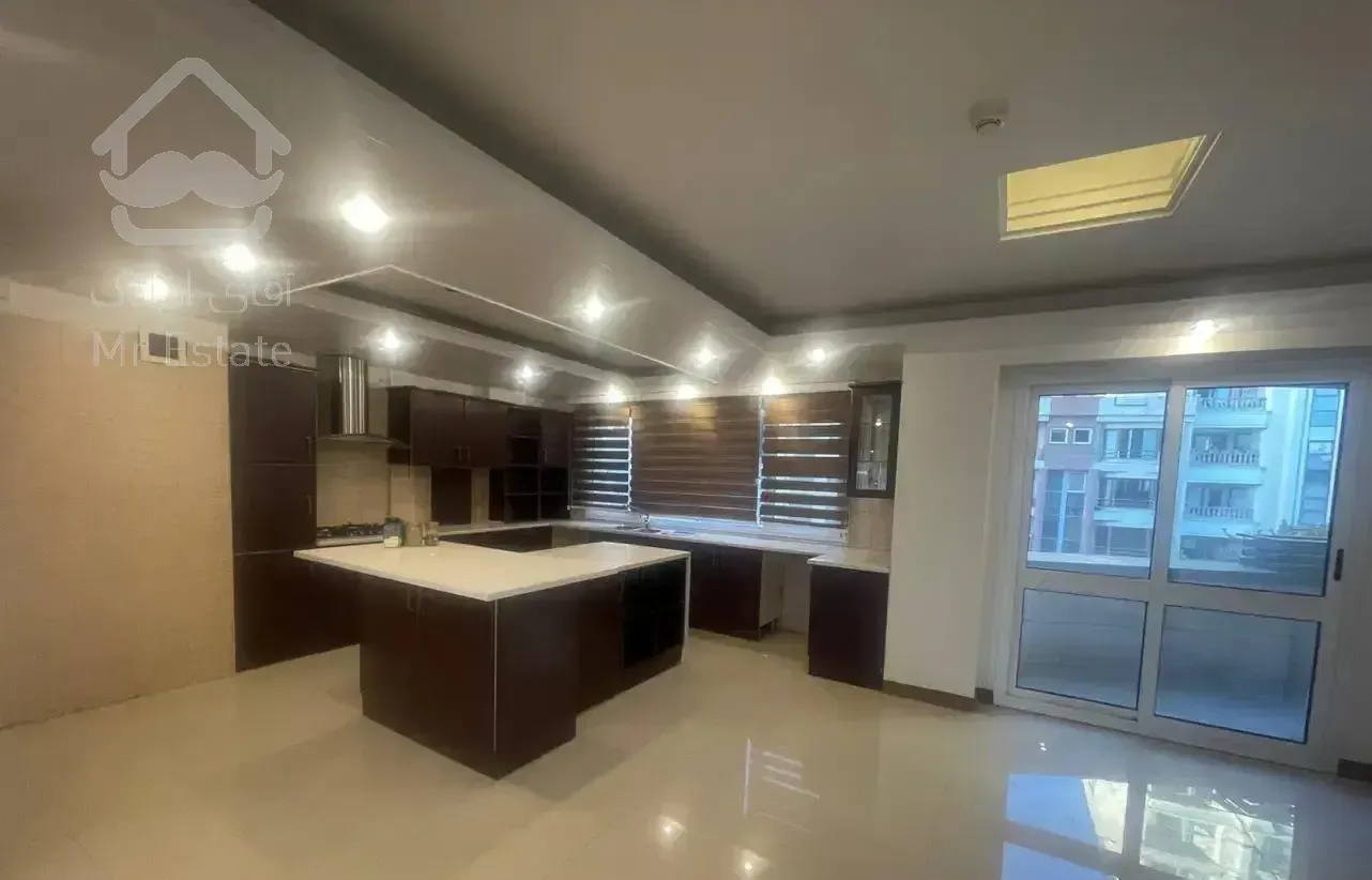 نیاوران/مرجان/برج باغ/۲۰۰ متر مشاعات ابی/ویو عالی