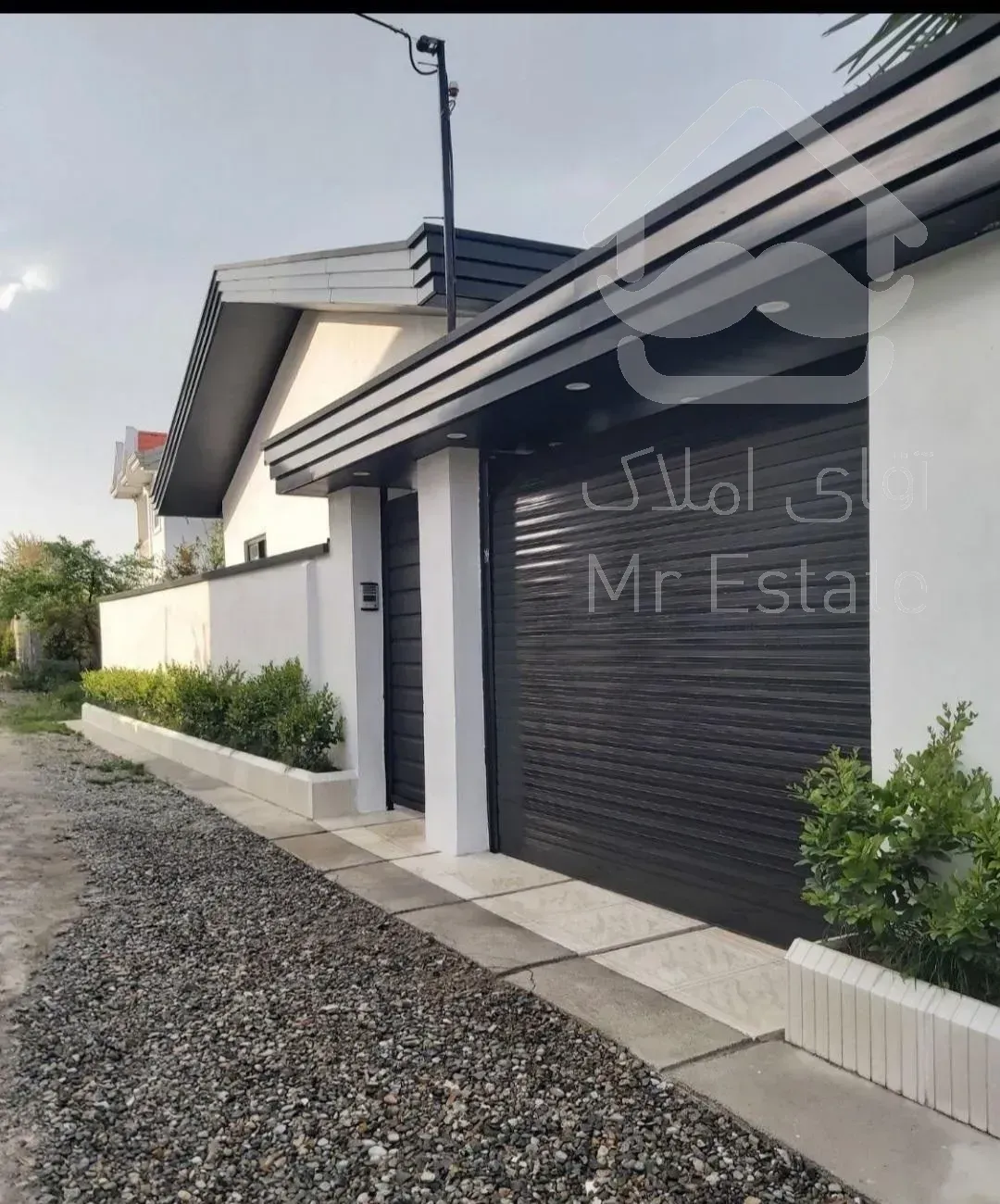 فروش ویلا شهری ۲۴۱ متر زمین ۱۲۰ متربنا