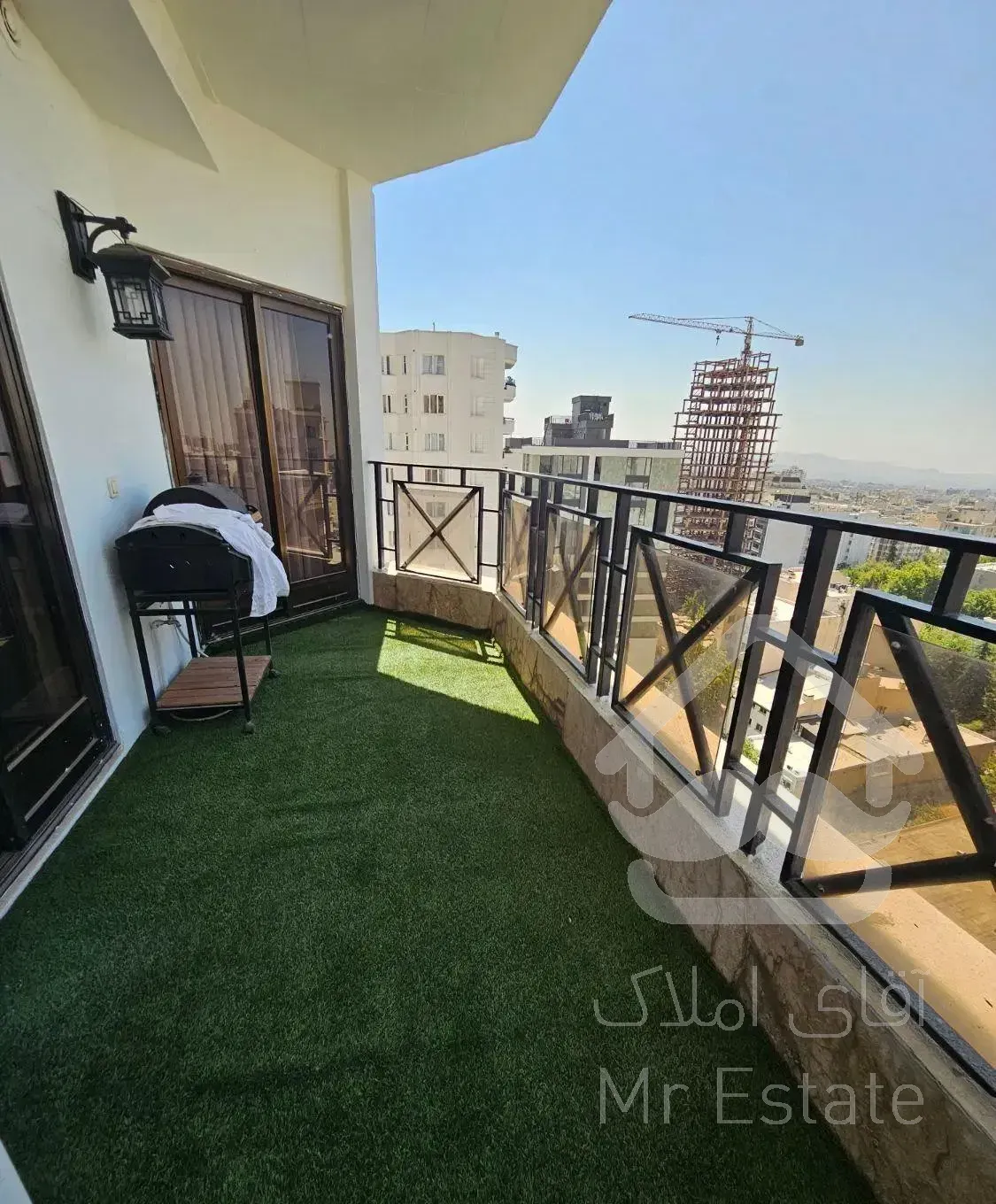 ۲۰۰ متر نیاوران چشم انداز شهر/حتی مجرد