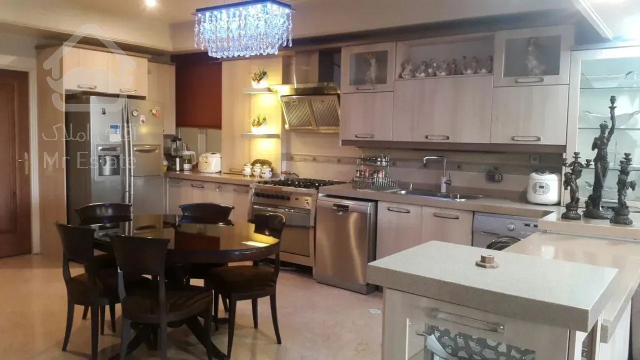 فروش 171 متری فرمانیه