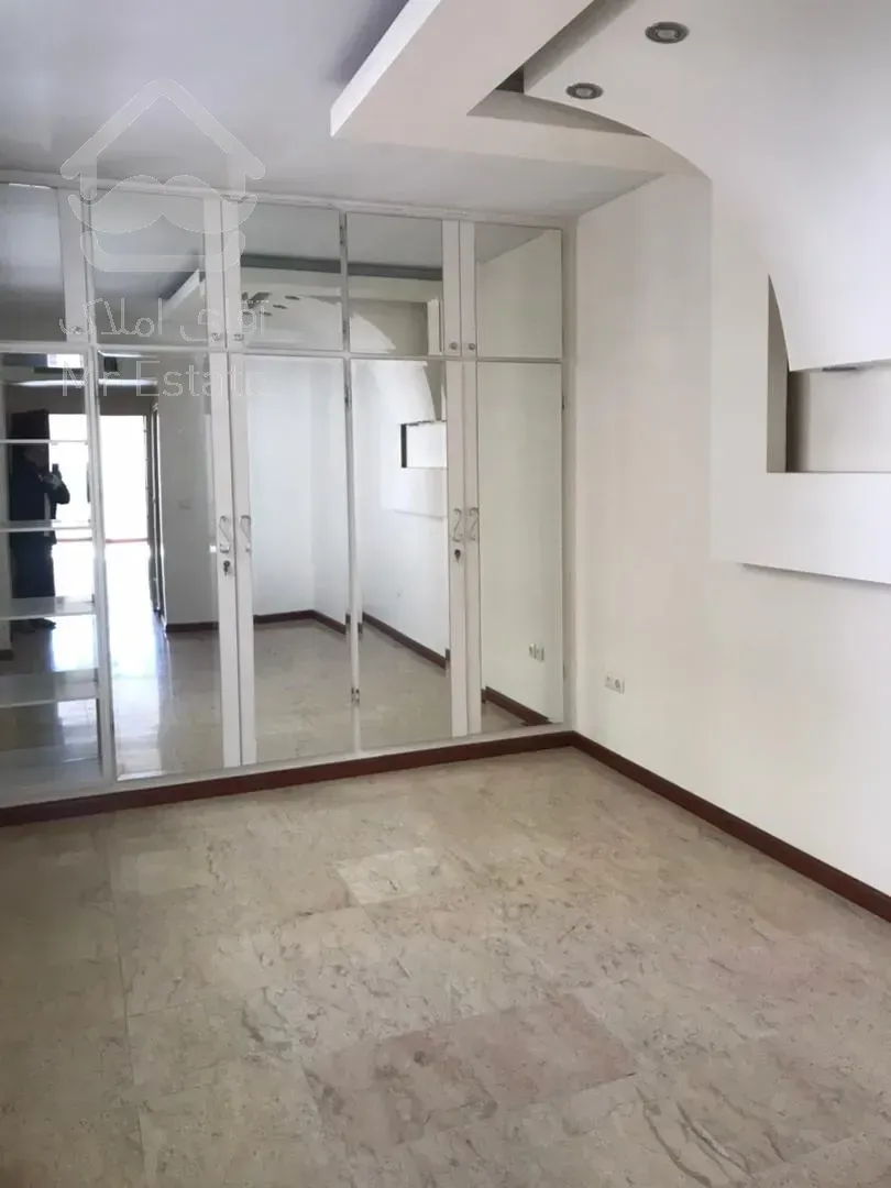 فروش 130 متری پاسداران