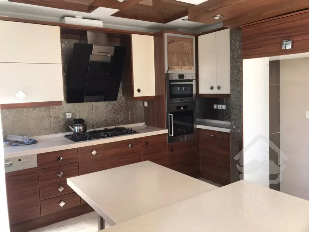 فروش 130 متری پاسداران