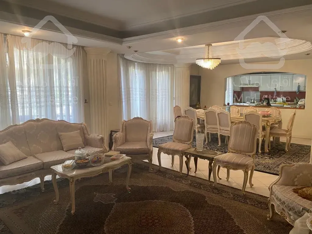 کلنگی 500 متری در نیاوران