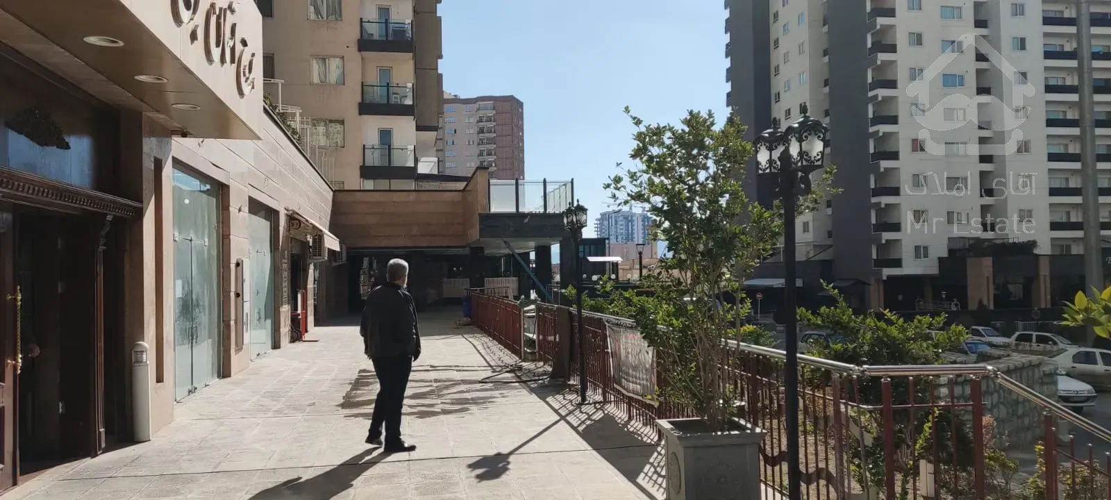 مغازه ۹۰ متری،،قیمت دلالی