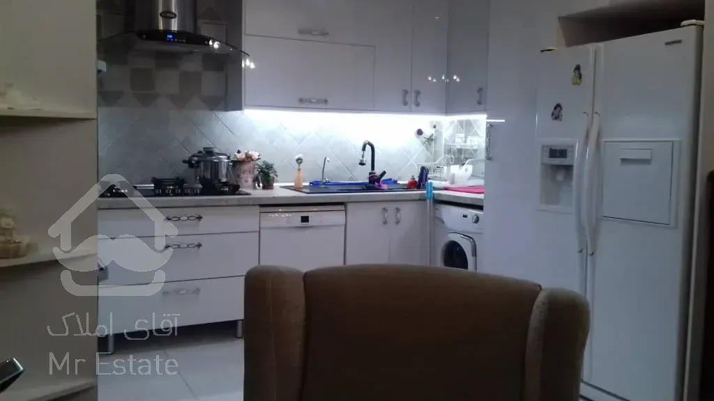 فروش 100 متری شهید عراقی