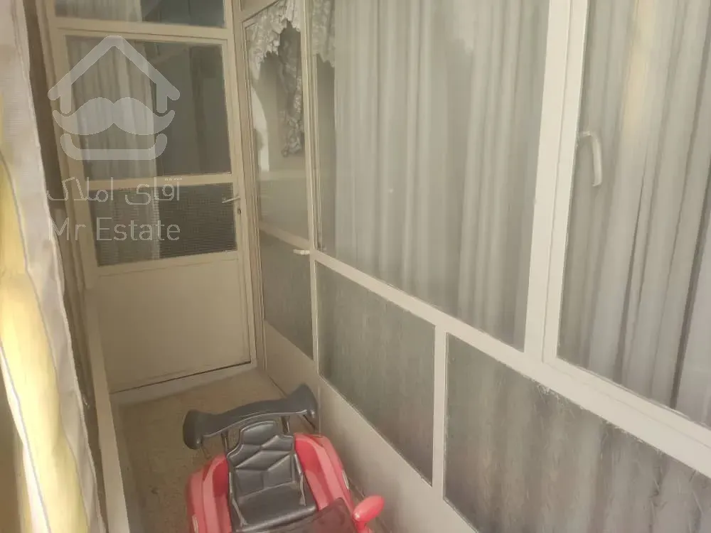 خانه ای حیاط دار با مغازه