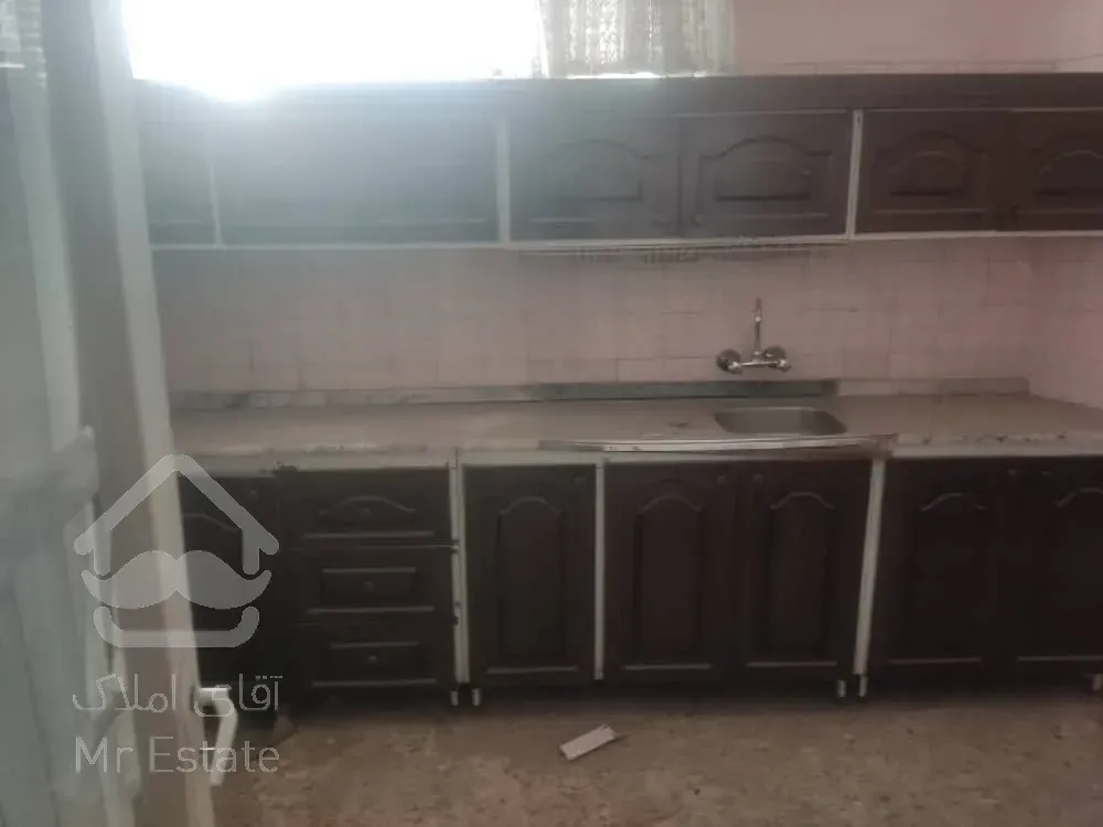 خانه حیاط دار دربست دو طبقه