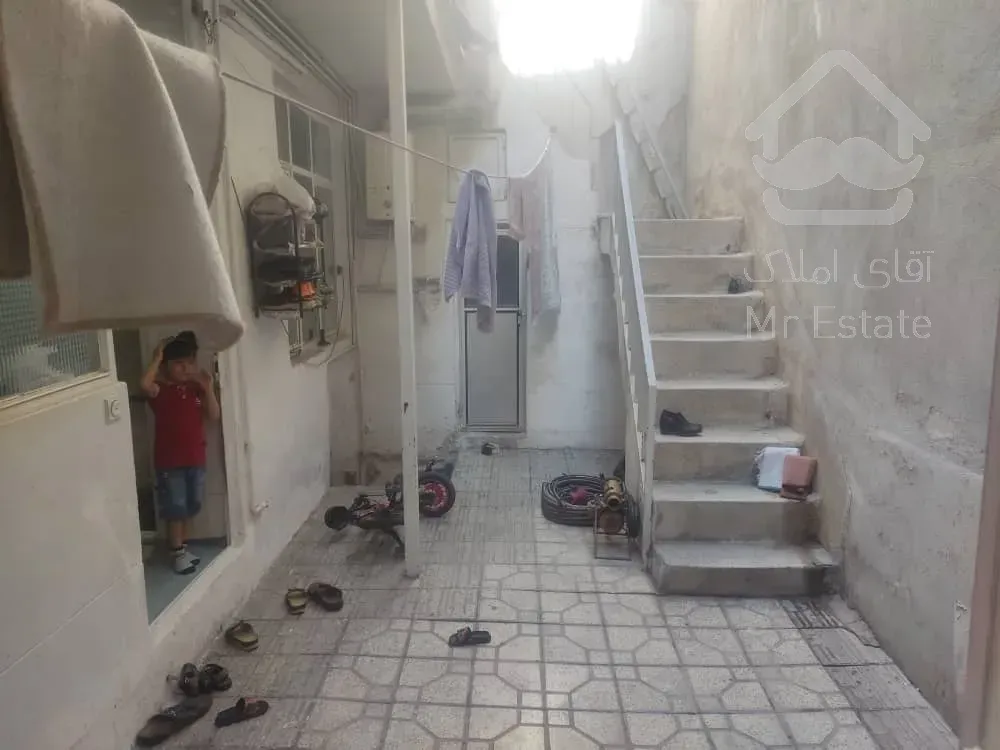 خانه حیاط دار دربست دو طبقه