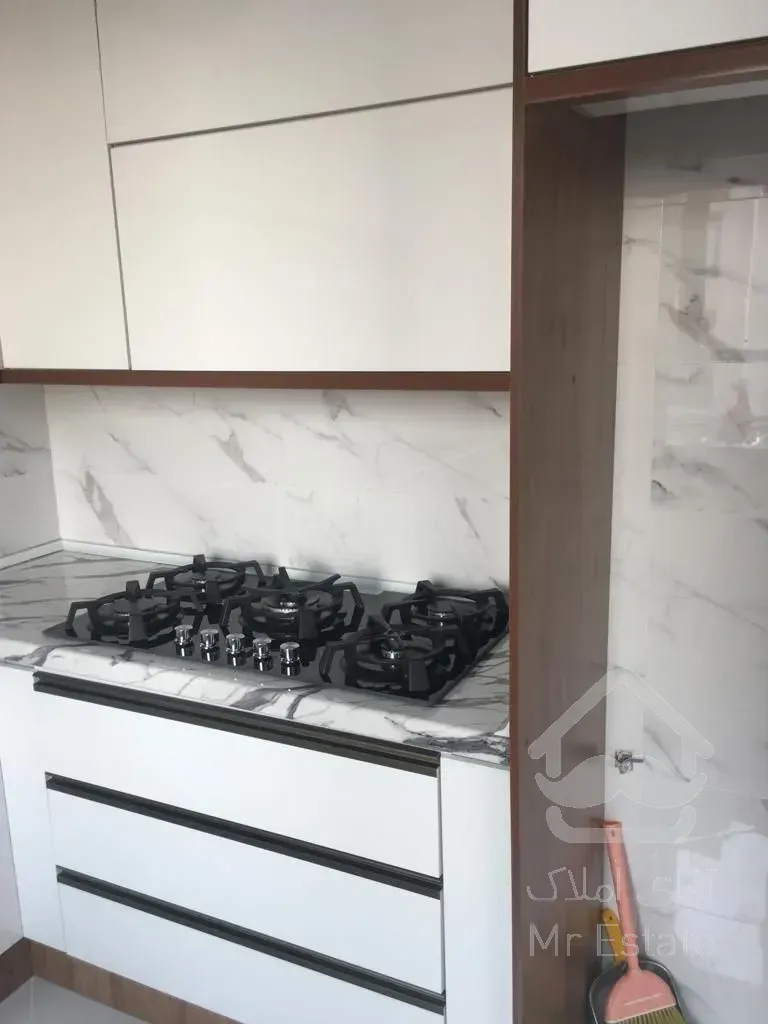 فروش اپارتمان ۹۷ متر زیر قیمت سالن پرده خور نور و نقشه عالی