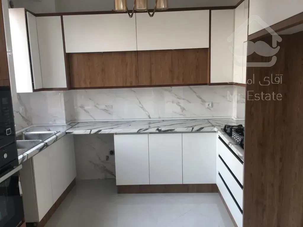 فروش اپارتمان ۹۷ متر زیر قیمت سالن پرده خور نور و نقشه عالی