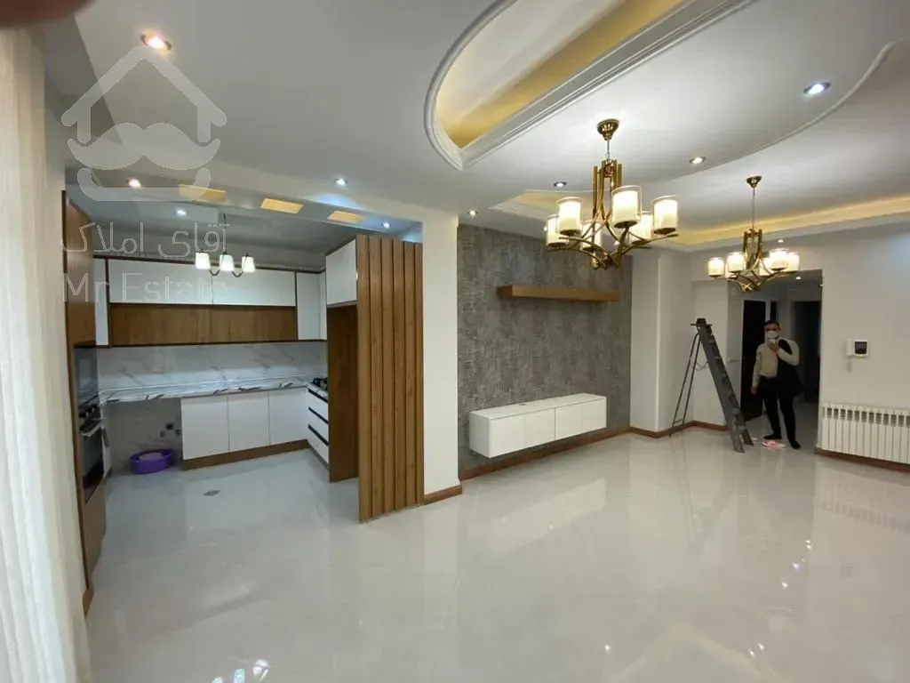 فروش اپارتمان ۹۷ متر زیر قیمت سالن پرده خور نور و نقشه عالی