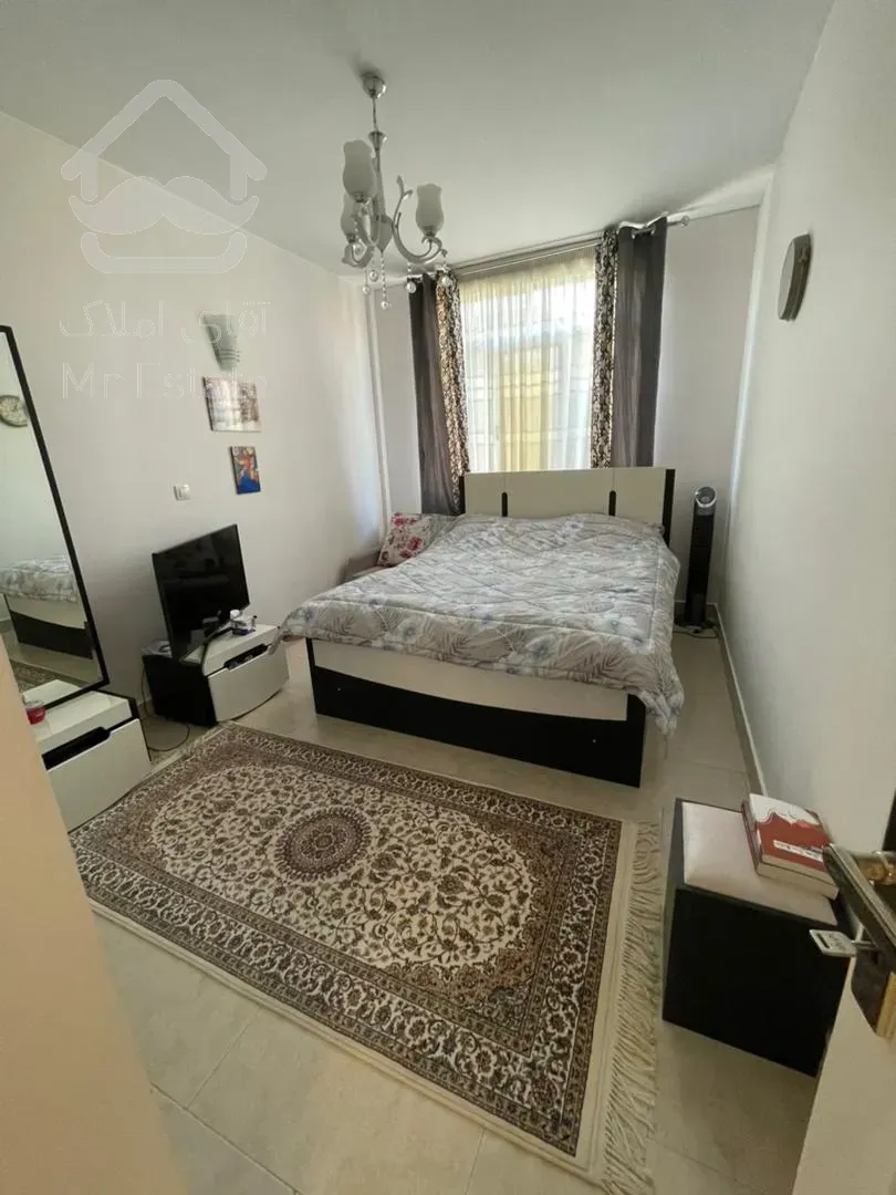 ۹۲ متر نورگیری عالی و دلباز حال و پذیرایی تفکیک و جداگانه بدون پرتی