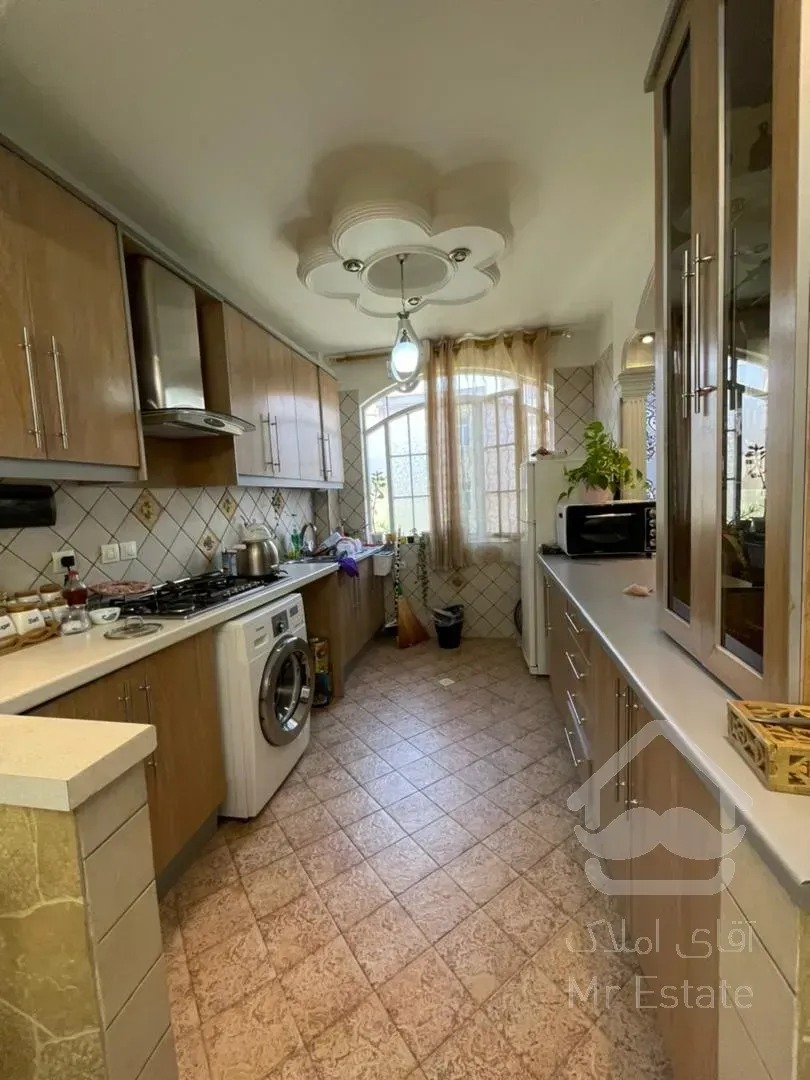 ۹۲ متر نورگیری عالی و دلباز حال و پذیرایی تفکیک و جداگانه بدون پرتی