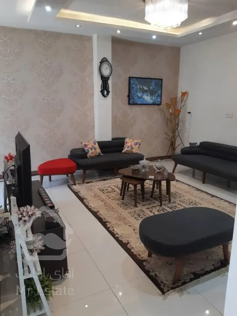 فروش اپارتمان ۸۲متر زیر قیمت سالن پرده خور نور و نقشه عالی