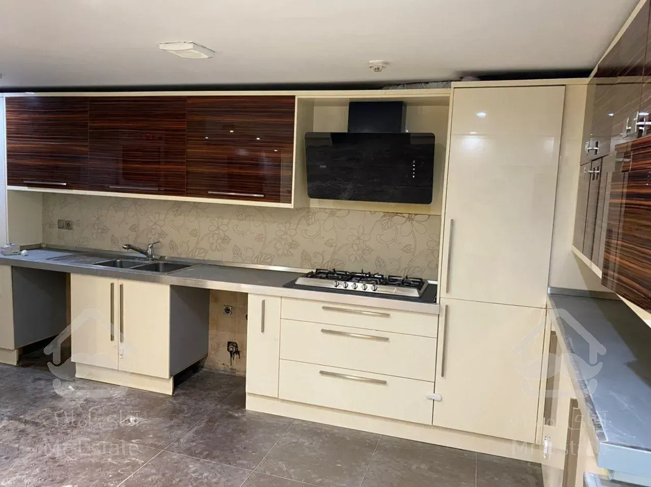 دولت موقعیت اداری 150 متر نوساز