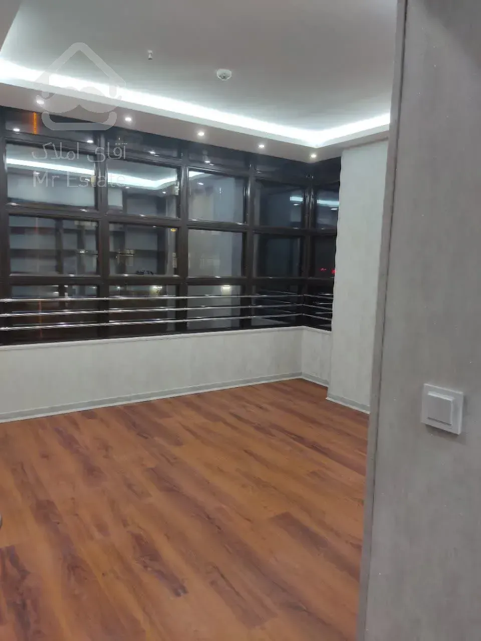 فروش دفتر۸۵متری فلاطوری