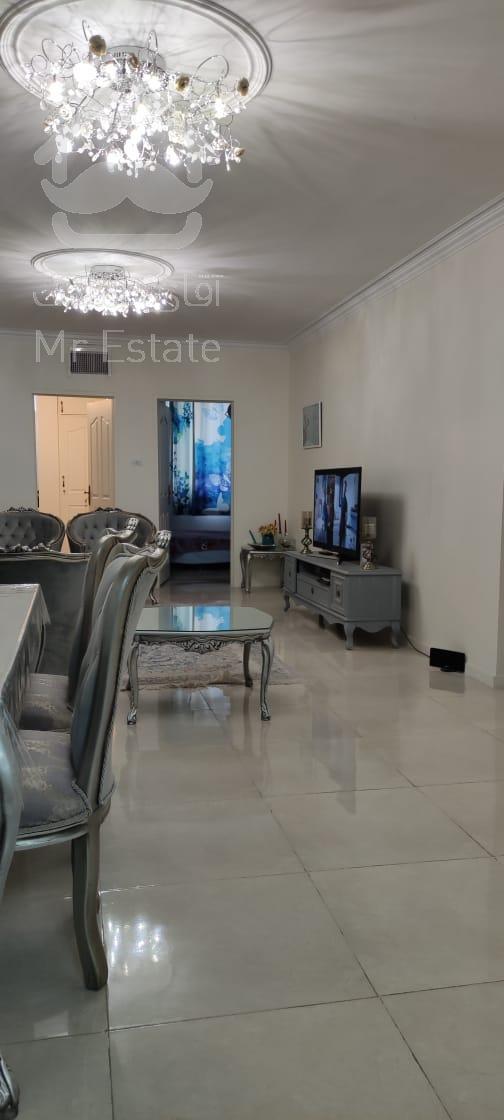 ۱۱۲ متر*کلا ۱۰ واحد*نورگیر از دو جهت