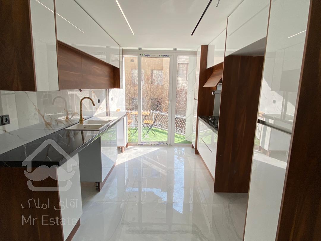 ۷۰ متر*سالن پرده خور*غرق در نور