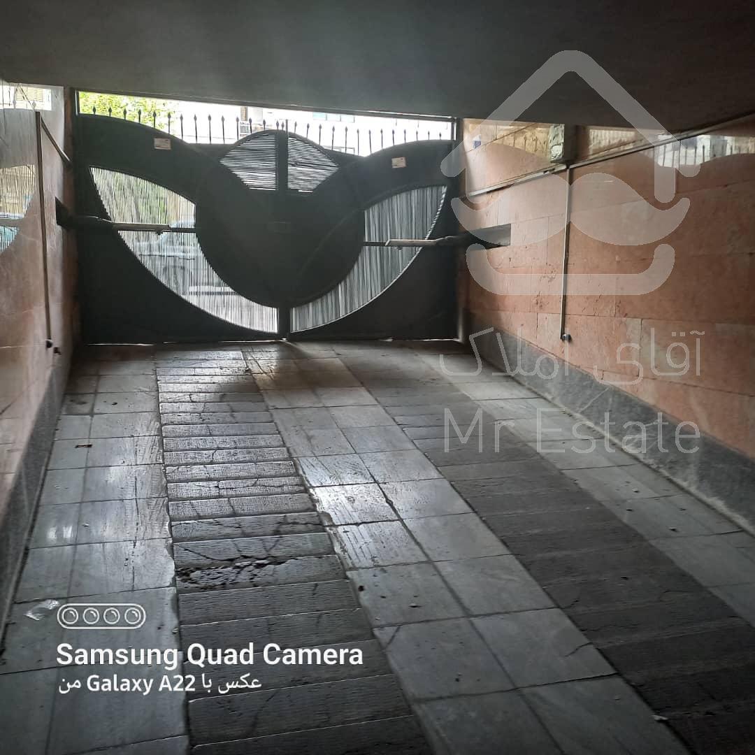 فروش ۱۸۱متر آپارتمان ۴خوابه مناسب سرمایه گذاری