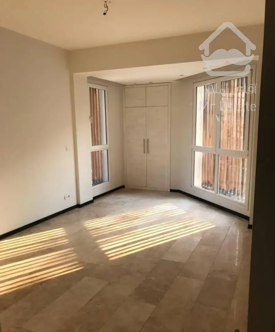 ۱۶۰متر ۳خواب ۵طبقه تک واحدی