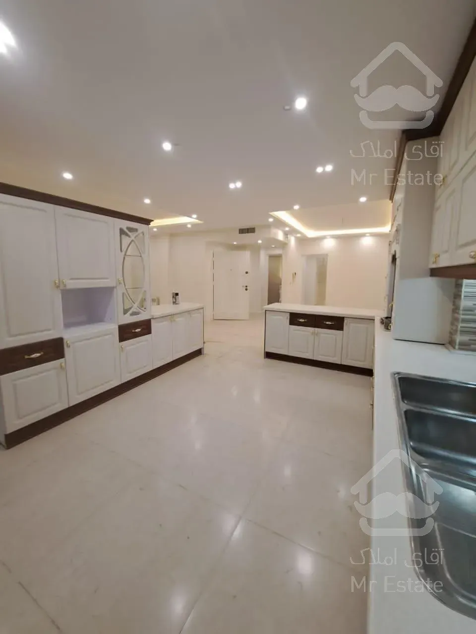 موقعیت اداری مستغلات 2300 متری