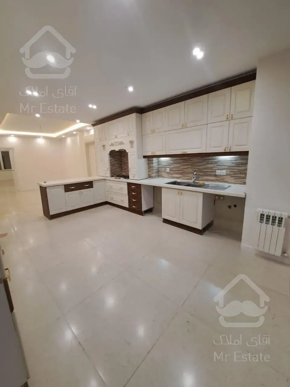 موقعیت اداری مستغلات 2300 متری