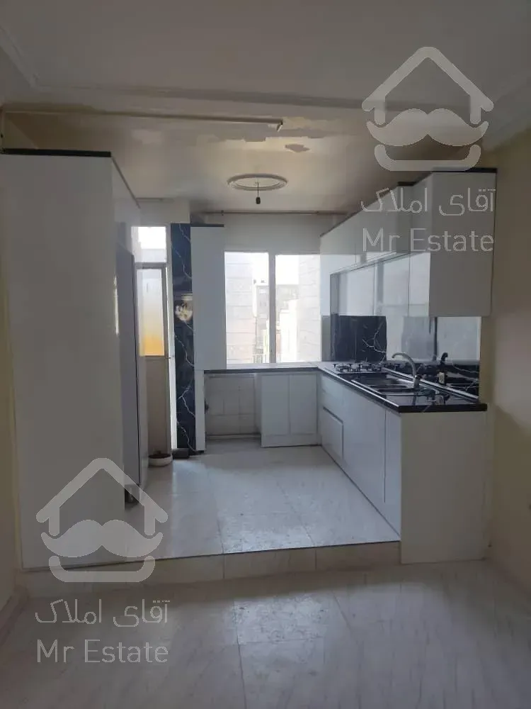 آپارتمان ۶۳ متری غرق نور