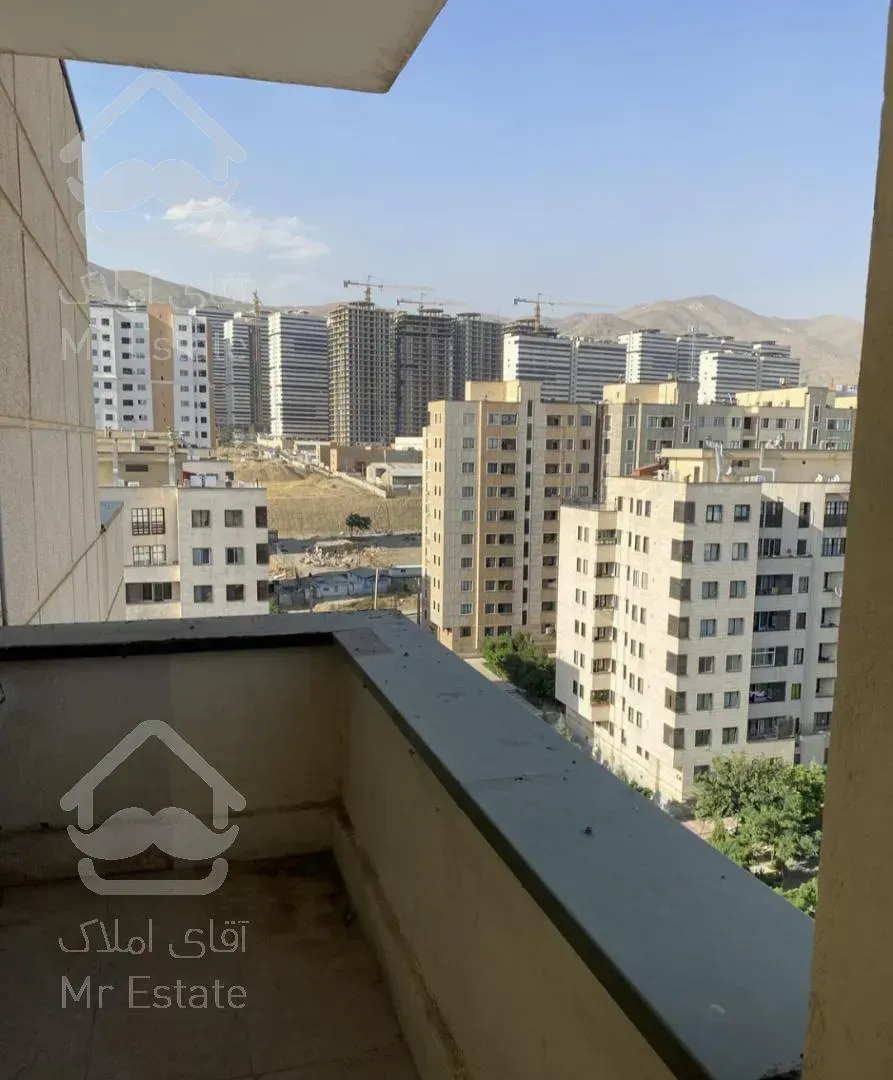 آپارتمان 134متری اردستانی/نگین غرب/دریاچه چیتگر