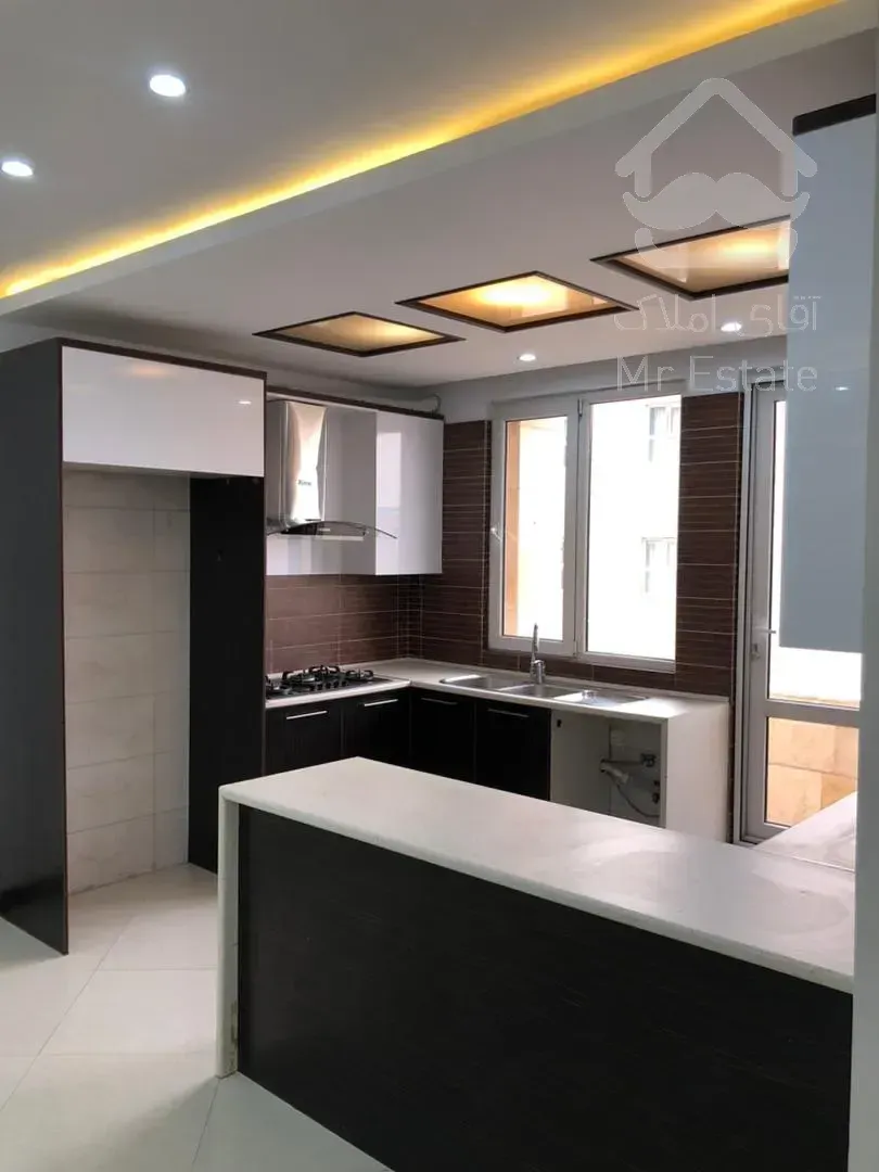 فروش اپارتمان ۹۴ متر زیر قیمت سالن پرده خور نور و نقشه عالی