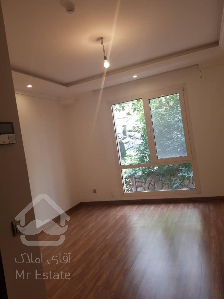 ساختمانی زیبا ،با نورگیری عالی