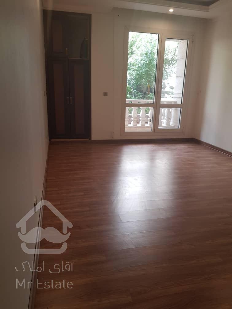 ساختمانی زیبا ،با نورگیری عالی