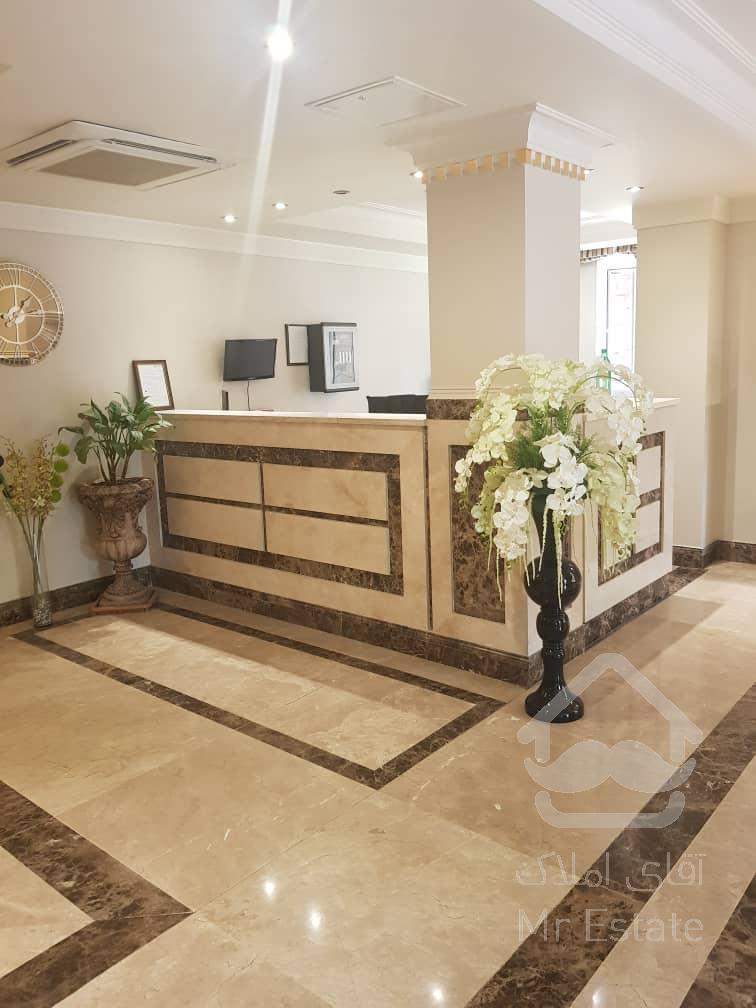 ساختمانی زیبا ،با نورگیری عالی