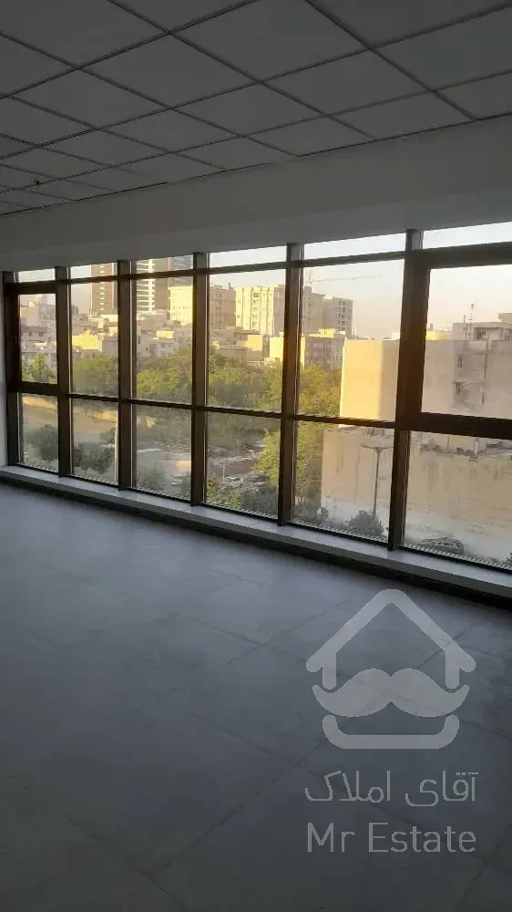 فروش واحد اداری در پونک / فلت و با امکان دسترسی 24 ساعته به آفیس