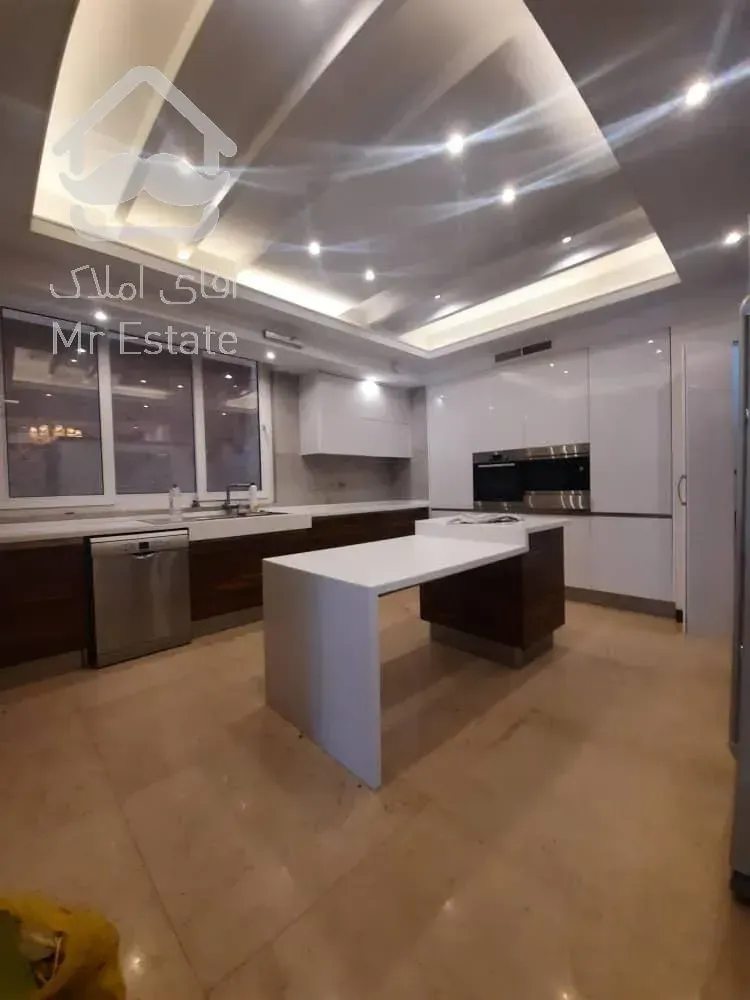 ۲۴ متری سعادت آباد ۲۰۰ متر ۲پارکینگ