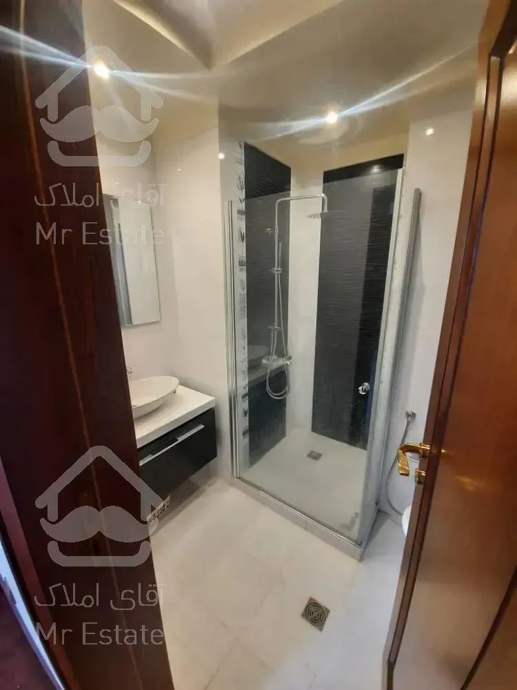 ۲۴ متری سعادت آباد ۲۰۰ متر ۲پارکینگ