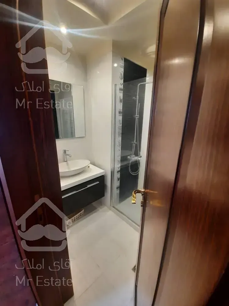 ۲۴ متری سعادت آباد ۲۰۰ متر ۲پارکینگ