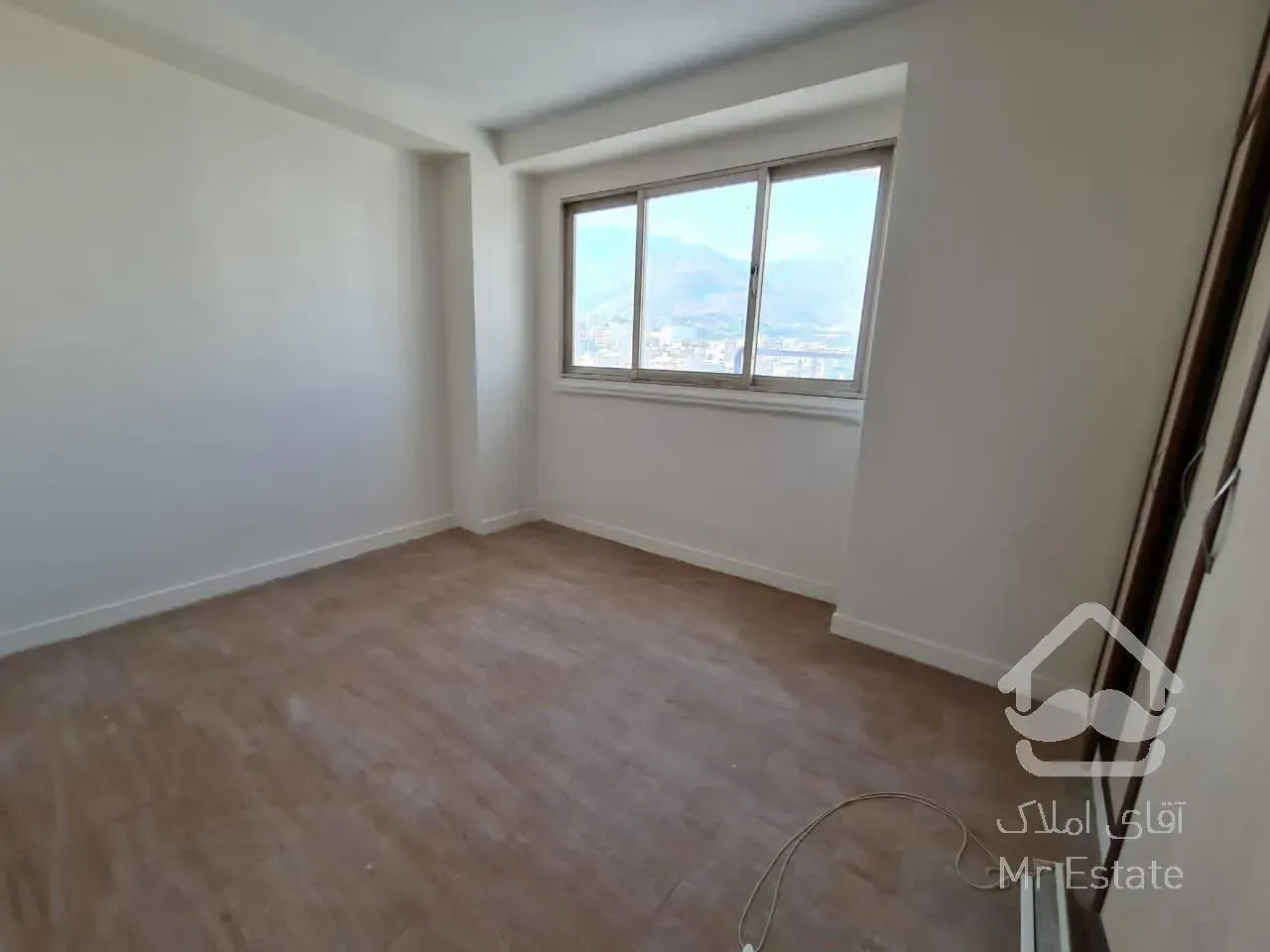 اپارتمان  ۱۲۰ متری  اداری در کامرانیه