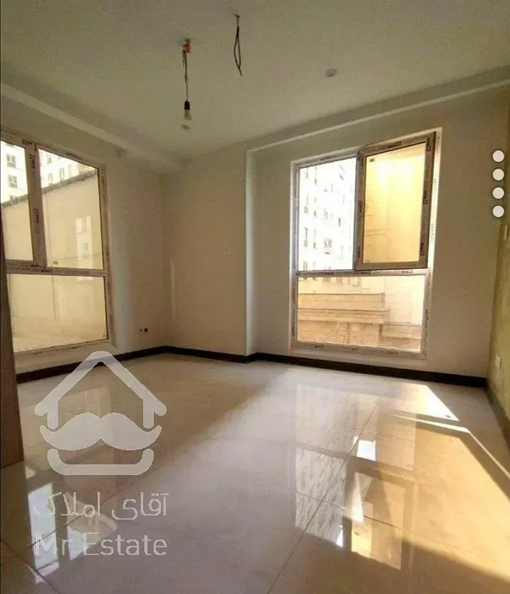 عمارت پاسداران سازه ای قدرتمند و متفاوت